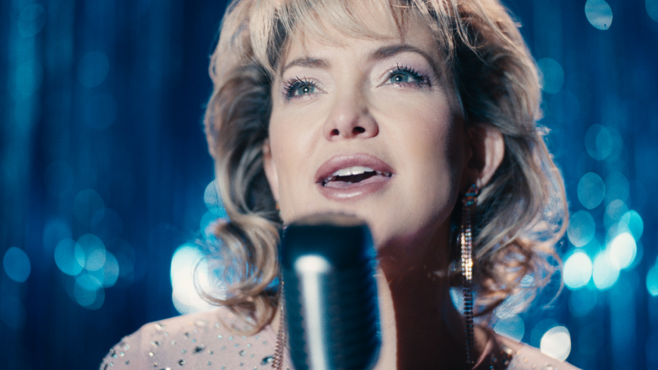 Kate Hudson stars as Claire Stengl in director Craig Brewer's 'Song Sung Blue', a Focus Features release. Credit: Courtesy of Focus Features. © 2025 All Rights Reserved.