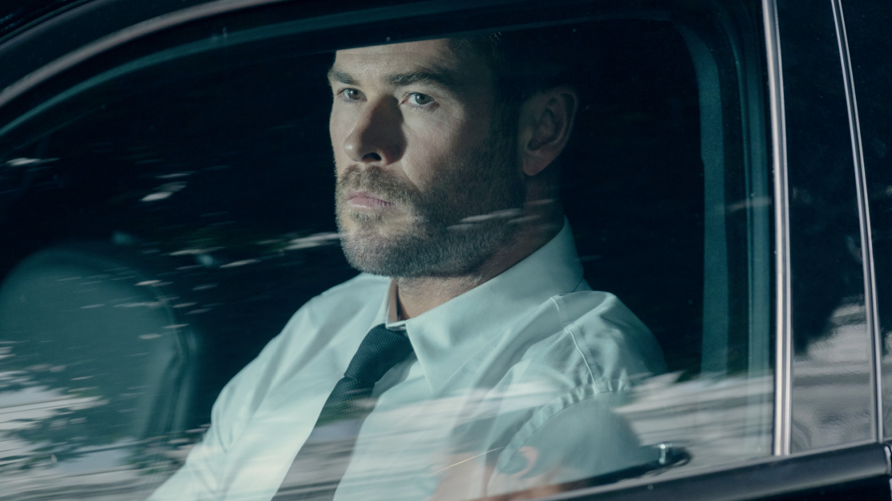 Chris Hemsworth stars as ‘Davis’ in 'Crime 101'. Photo: Merrick Morton. Copyright: © 2025 Amazon MGM Studios Content Services LLC.