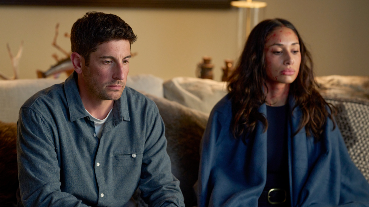 (L to R)Jason Biggs as “Kevin” and Meaghan Rath as “Suzie” in the Comedy, Thriller, Action and Crime film, 'Untitled Home Invasion Romance'. Photo courtesy of Republic Pictures (a Paramount Pictures label).
