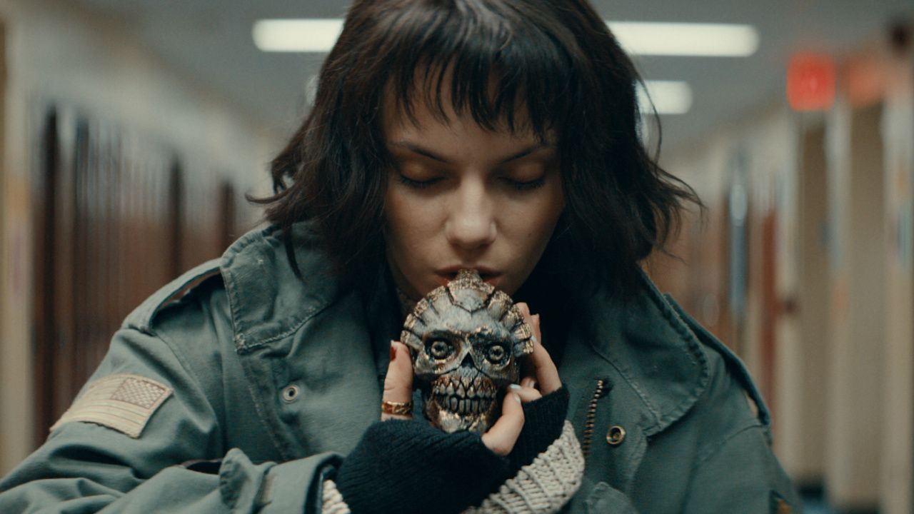 Дафни Кин в роли Криса Уиллет в фильме ужасов «Свисток», выпущенном IFC и Shudder. Фотография предоставлена ​​IFC и Shudder.