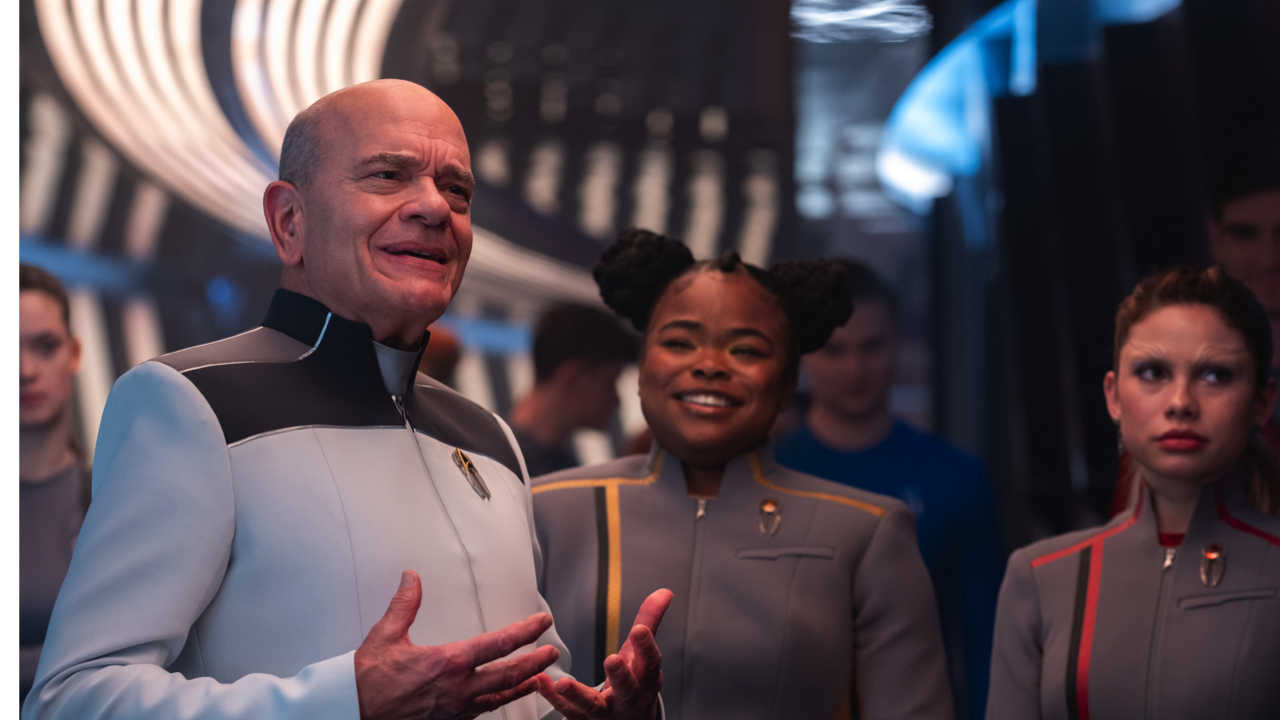 (L to R) Robert Picardo as The Doctor, Kerrice Brooks as Sam and Bella Shepard as Genesis in season 1 , episode 1 of 'Star Trek: Starfleet Academy' streaming on Paramount+. Photo Credit: Brooke Palmer/Paramount+.