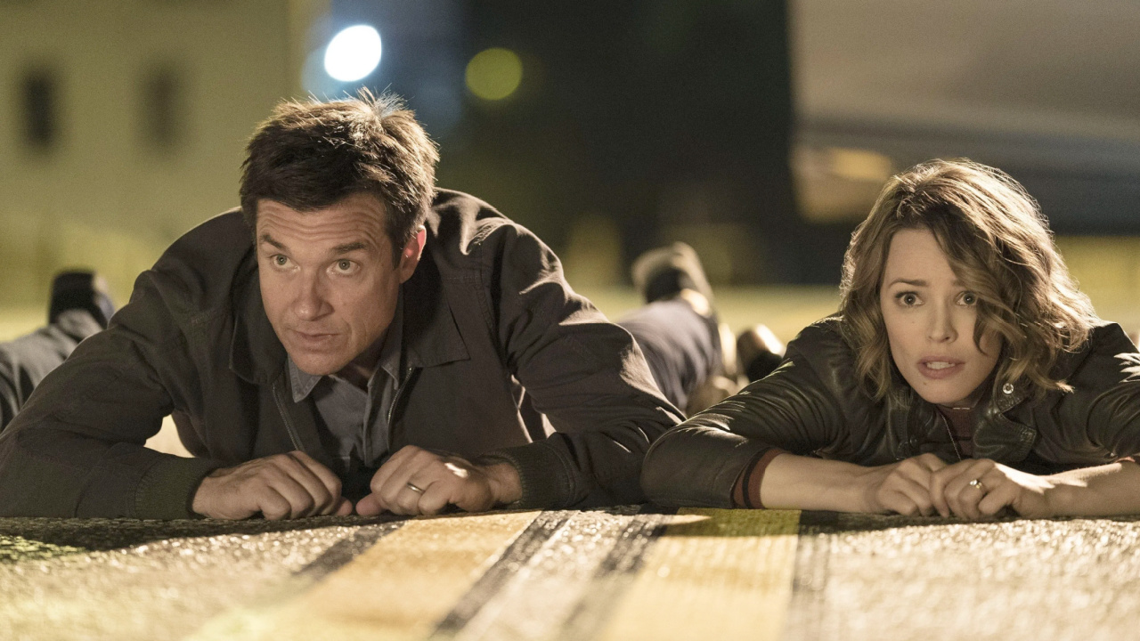 (L to R) Jason Bateman and Rachel McAdams in 'Game Night'. Photo: Warner Bros.