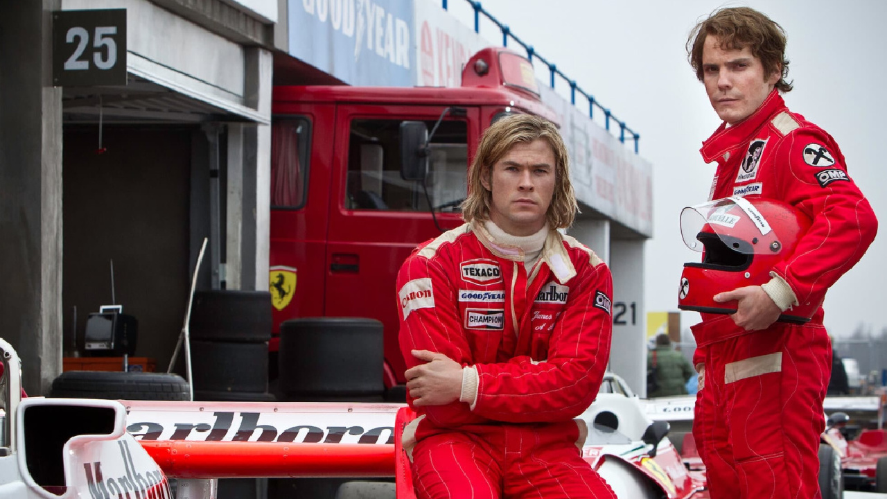 (L to R) Chris Hemsworth and Daniel Brühl in 'Rush'. Photo: Universal Pictures.