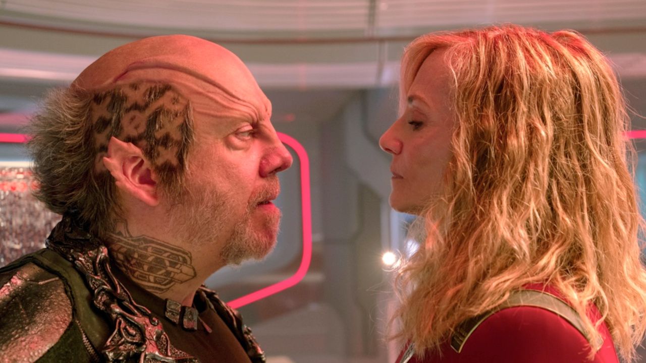 (L to R) Paul Giamatti as Nus Braka and Holly Hunter as Chancellor Nahla Ake in season 1 , episode 1 of 'Star Trek: Starfleet Academy' streaming on Paramount+. Photo Credit: Brooke Palmer/Paramount+.