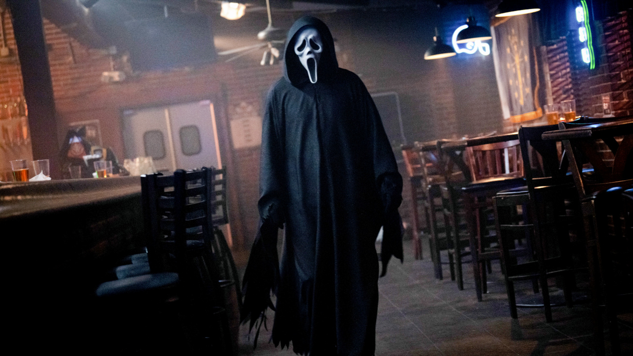 Ghostface in Paramount Pictures and Spyglass Media Group's 'Scream 7.' Ghost Face is a Registered Trademark of Fun World Div., Easter Unlimited, Inc. ©1999. All Rights Reserved.