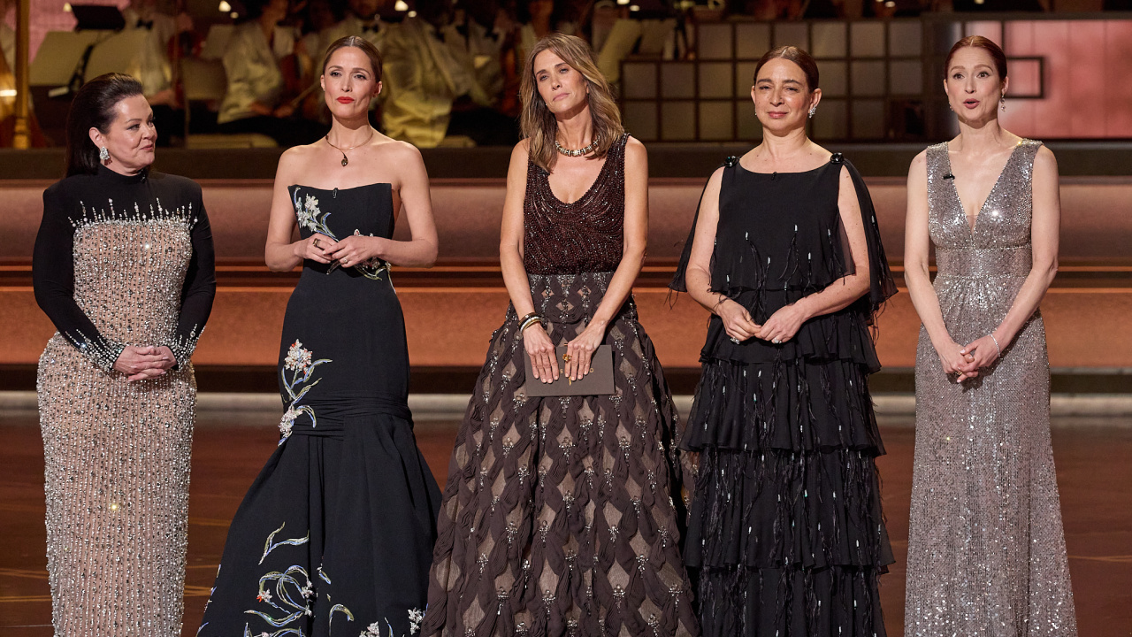(L to R) Melissa McCarthy, Rose Byrne, Kristen Wiig, Maya Rudolph, and Ellie Kemper present the Oscar® for Sound during the 98th Oscars® at the Dolby® Theatre at Ovation Hollywood on Sunday, March 15, 2026. Credit/Provider: Trae Patton / The Academy. Copyright: ©A.M.P.A.S.