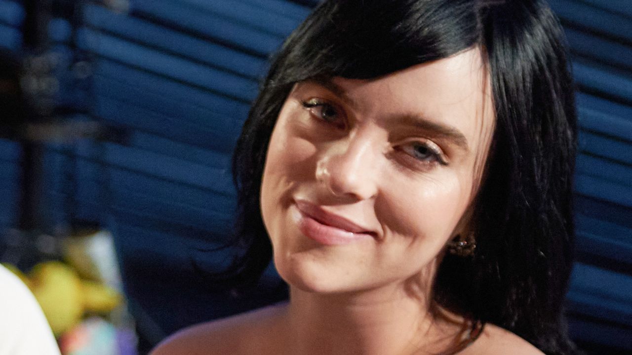 Номинантка на премию «Оскар» Билли Айлиш на 94-й церемонии вручения премии «Оскар»® в театре «Долби» в Ovation Hollywood в Лос-Анджелесе, Калифорния, в воскресенье, 27 марта 2022 г. Автор/поставщик: Валери Дюрант / AMPAS Авторские права: ©AMPAS