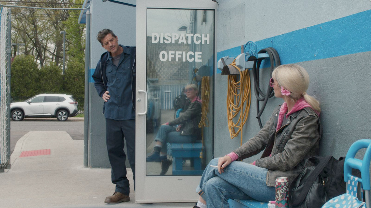 (L to R) Simon Rex and Rose Byrne in 'Tow.' Photo: Courtesy of Roadside Attractions.