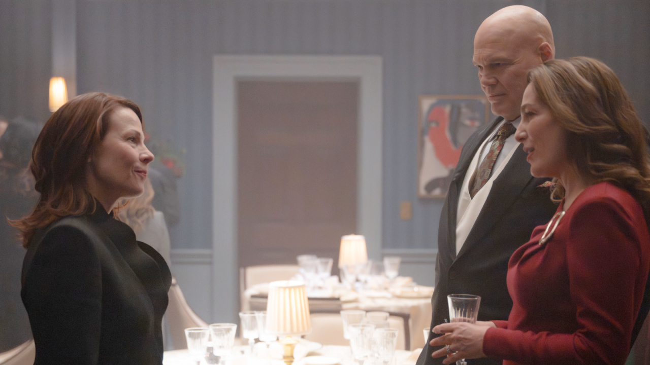 (L to R) Governor Marge McCaffrey (Lili Taylor), Wilson Fisk / Kingpin (Vincent D’Onofrio), and Vanessa Fisk (Ayelet Zurer) in Marvel Television's 'Daredevil: Born Again' Season 2, exclusively on Disney+. Photo by Jojo Whilden. © 2026 MARVEL.