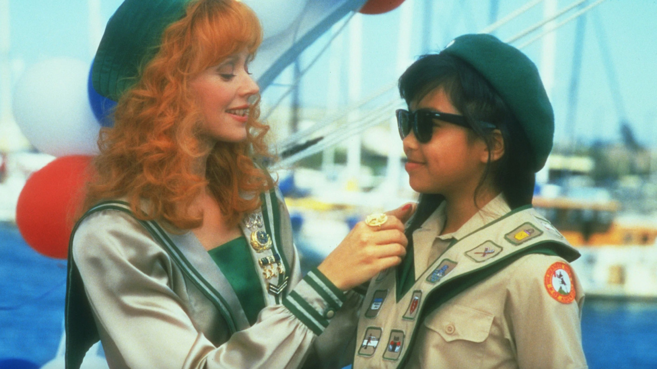 (Слева) Шелли Лонг играет главную роль в фильме «Отряд Беверли-Хиллз» 1989 года. Фото: Колумбия Пикчерз.