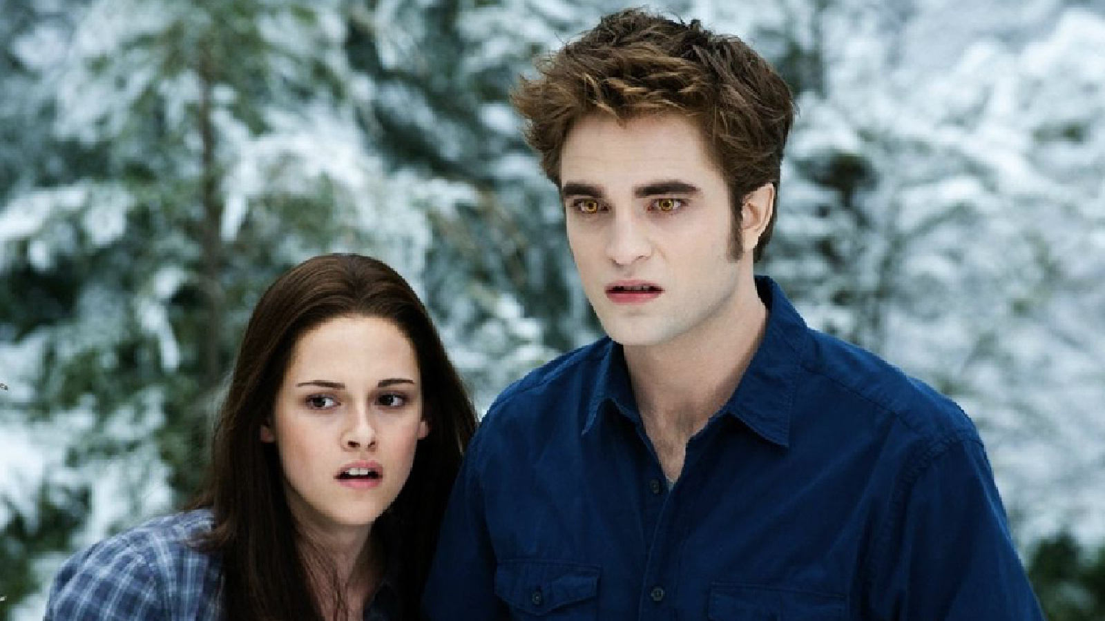 (L to R) Kristen Stewart and Robert Pattinson star in 'Twilight.' Photo: Summit Entertainment.
